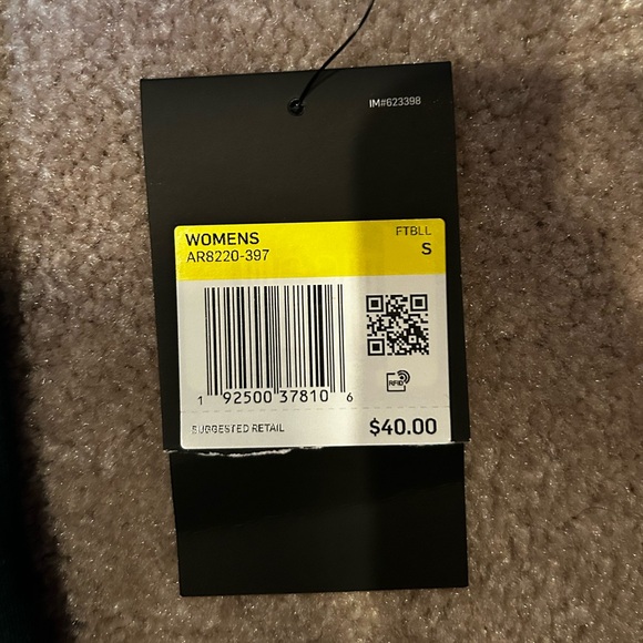 NWT Nike Women’s Michigan State Green Dri-Fit Tee Size Small - Picture 4 of 4